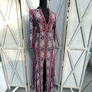 Dress it up or dress it down 1/3 length sleeve maxi dress. Only wore 2 times.